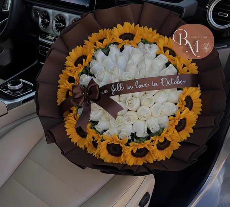 25ct White roses with sunflower rim