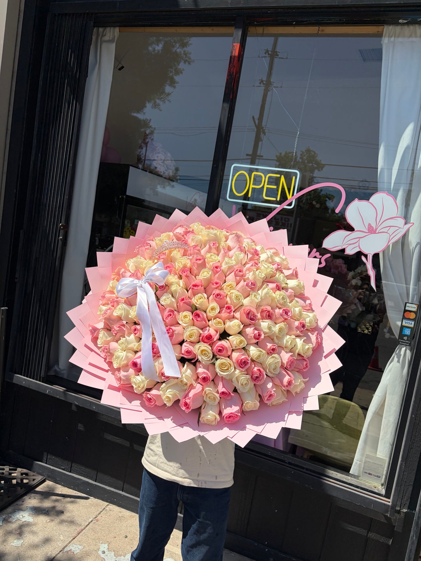 150 roses π