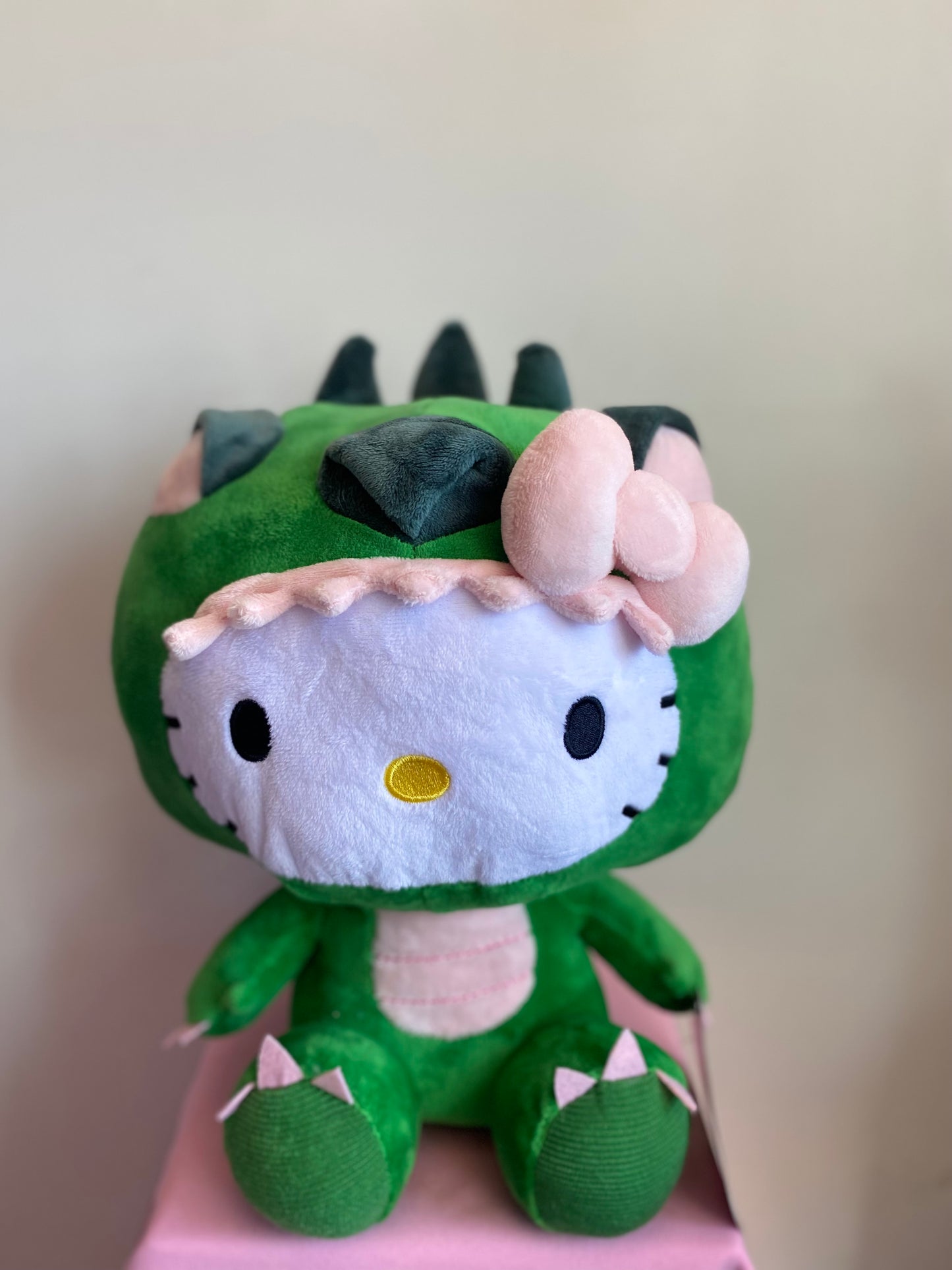 Hello Kitty Dino